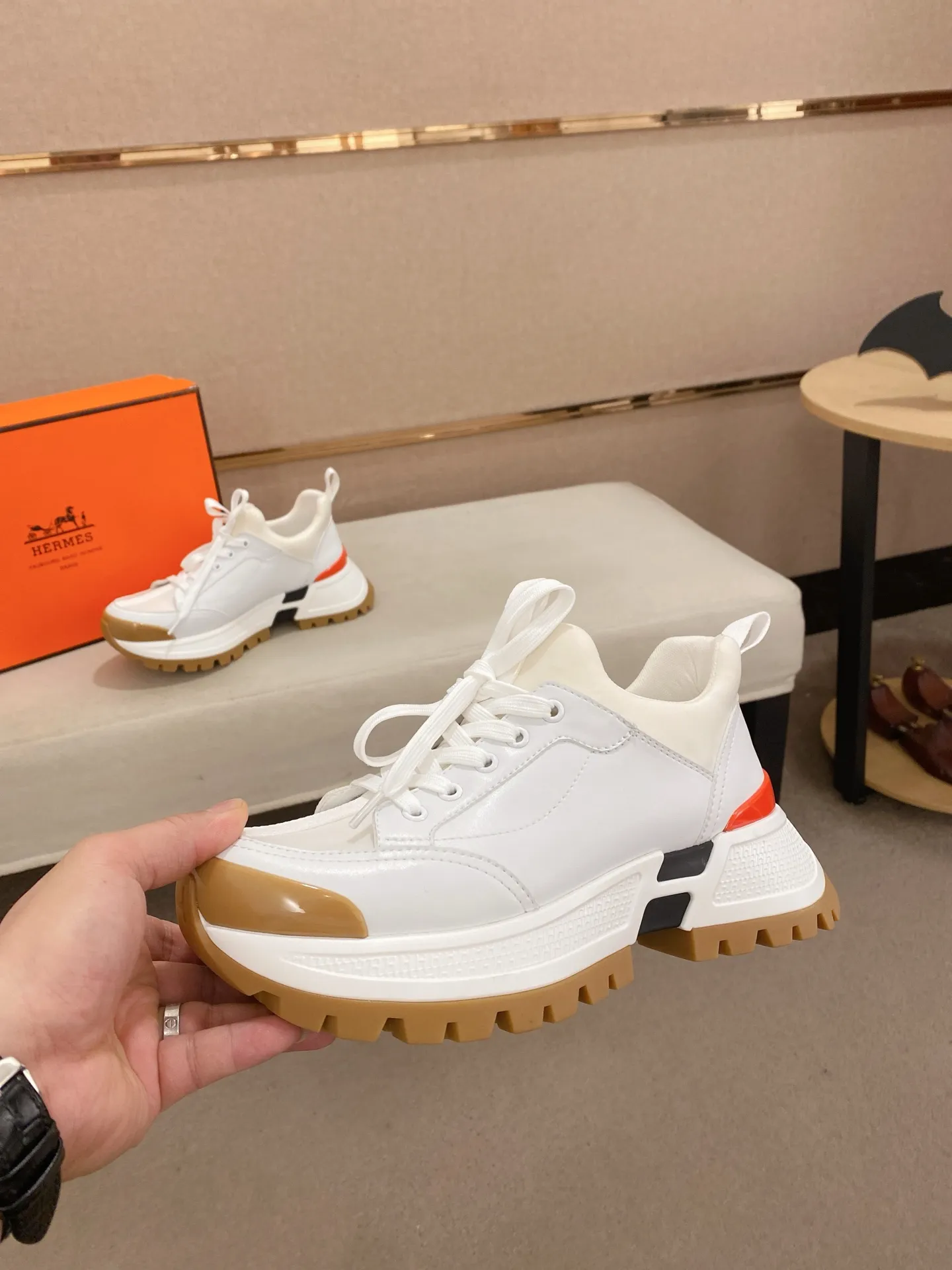 Men's clothing and shoes💰: 600💰《HERMES》【Classic original order·Version】Hermès; top 🔝purchasing agent🔍🔍men's latest 🇺🇸 counter sales simultaneously, imported from Italy original ▲▲cowhide ▲▲ (high-end, nobility, class) ) Exquisite workmanship (Italian 🇮🇹 imported water-dyed 🐂 cowhide lining) sole: original sole provided by the original factory, ⚠️exclusive double-layer activity·TPR·rubber·combined molded outsole; super comfortable·wear-resistant·non-slip·environmental protection The real thing is more beautiful if you take the real thing (high quality, follow the order). You can enter and exit the counter at will * Number of yards: 38-44 (can be customized 45-46, non-returnable)